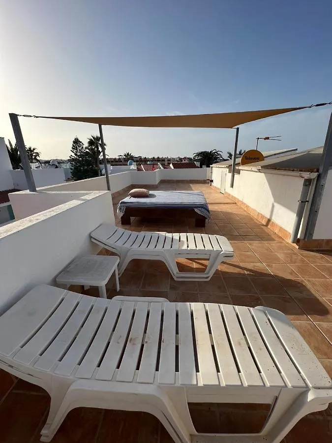 Pura Vida Surf Camp & School Hostel La Oliva