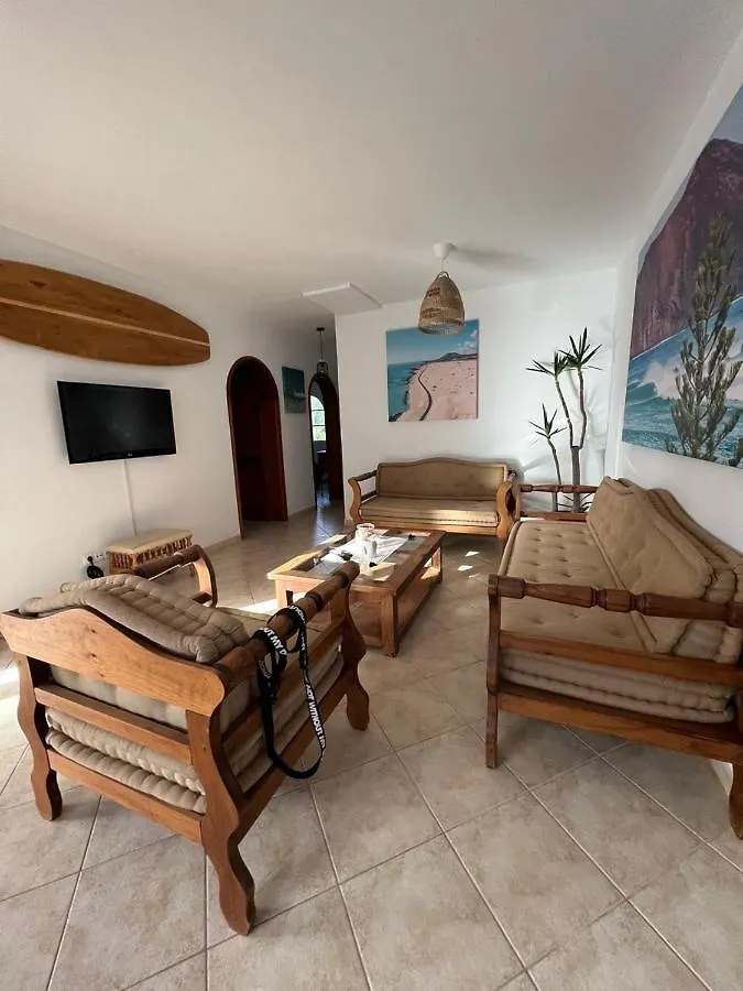 Pura Vida Surf Camp & School Hostel La Oliva